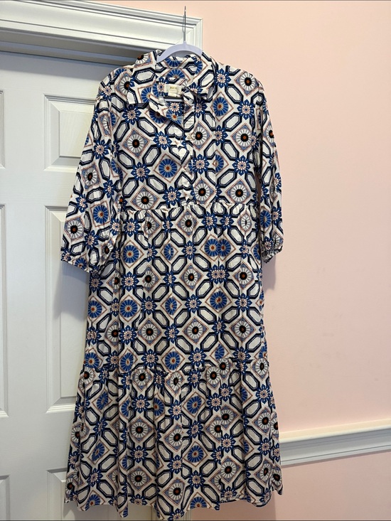 Maeve Dresses & Skirts - Maeve Bettina Blue and White Geometric Floral Midi Dress